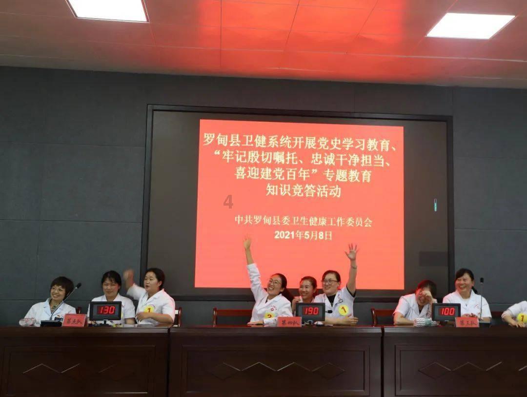 当代评书第一人当属袁阔成先生,其是评书历史上承上启下的人物
